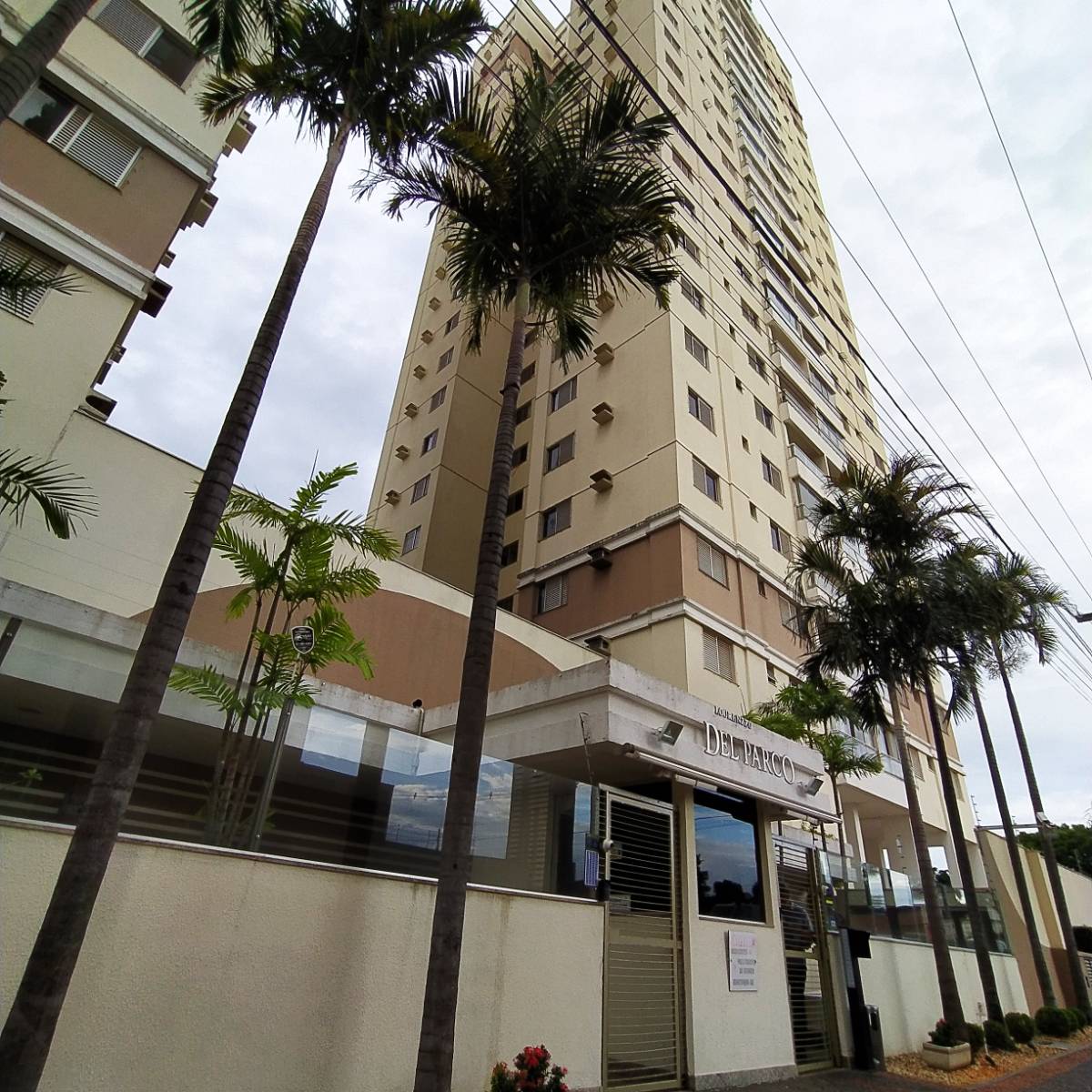 Apartamento 3 Qts - 2 Garagens Gaveta - Região Pq. Cascavel - R$ 419.000